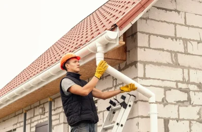 Pose et remplacement de gouttières à Trégarantec